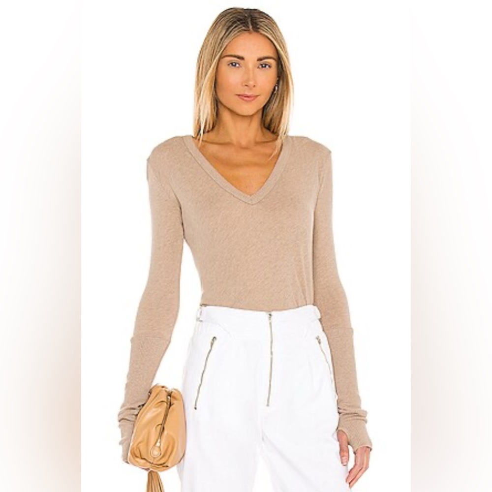RIB CUFF V NECK LONG SLEEVE TEE IN KHAKI
Enza Costa
Color: Khaki
Size: S